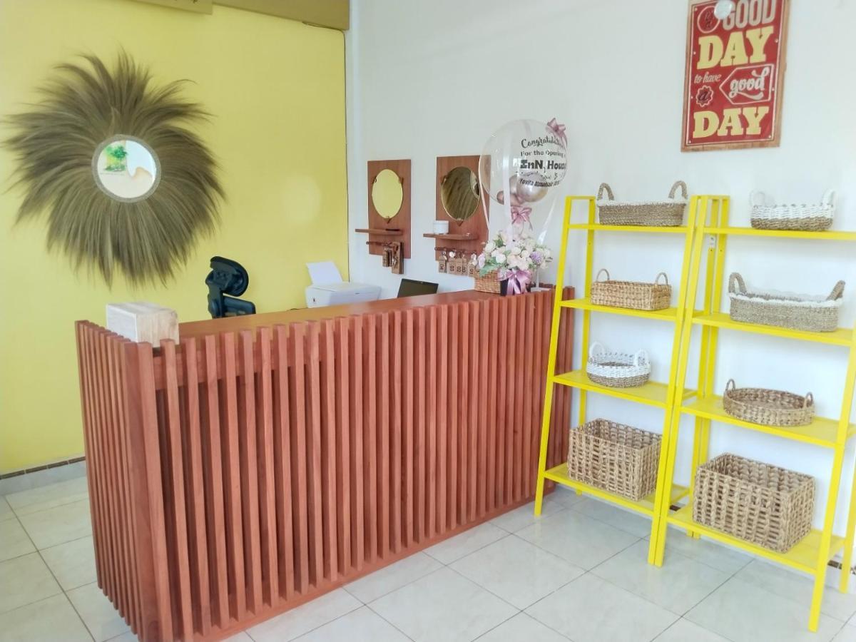 Inn House Homestay Dadapan Exterior foto